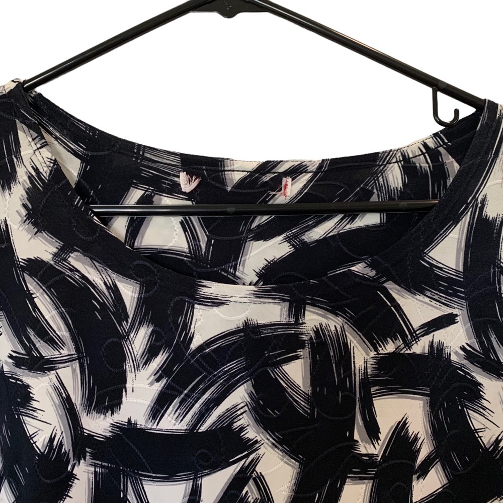 Wash & Wear Black & White Top Size XL - Picture 2 of 10